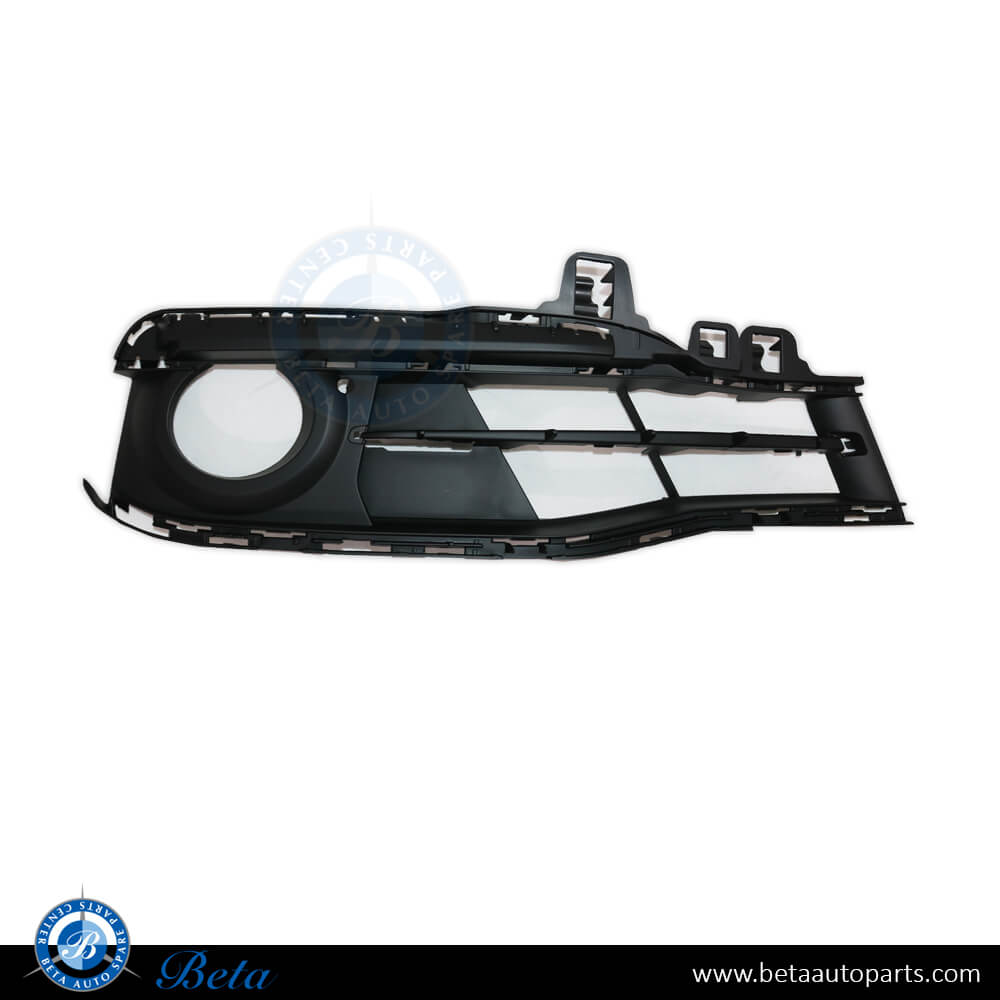 Right Side Fog Lamp Cover Partially Open for BMW 3 Series F30 Sport 2016-up models, Part Number 51117396888 Right Side Fog Lamp Cover Partially Open for BMW 3 Series F30 Sport 2016-up models, Part Number 51117396888